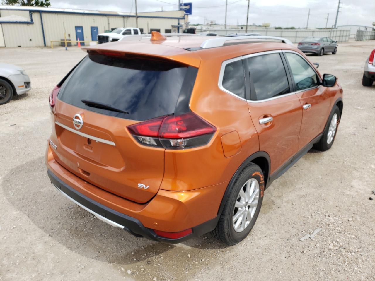 Photo 4 from auction – 2019 NISSAN ROGUE S with VIN 5N1AT2MT5KC703974
