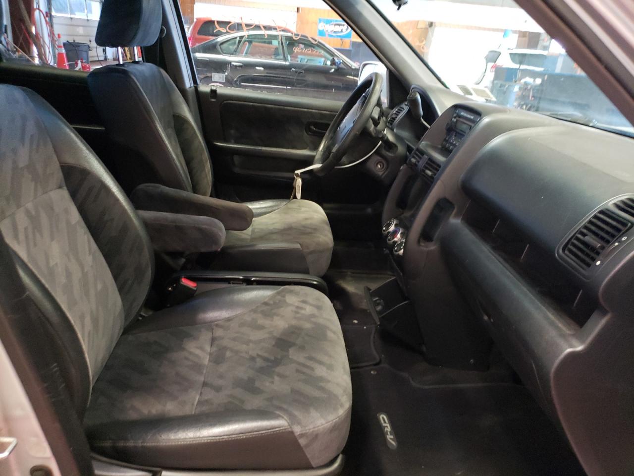 Photo 5 from auction – 2003 HONDA CR-V EX with VIN SHSRD78883U137913