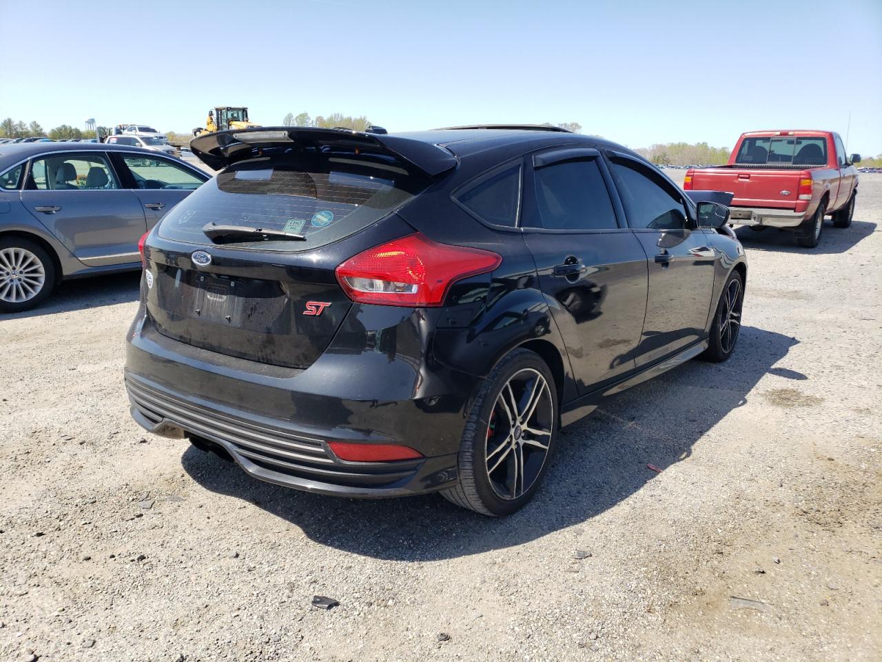 Zdjęcie 4 z aukcji – 2017 FORD FOCUS ST z VIN 1FADP3L94HL208763