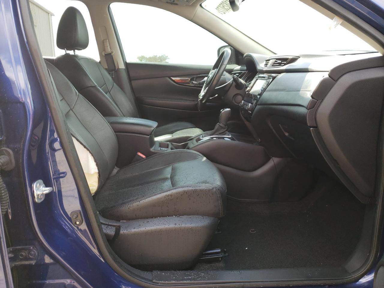 Photo 5 from auction – 2017 NISSAN ROGUE S with VIN 5N1AT2MT4HC748476
