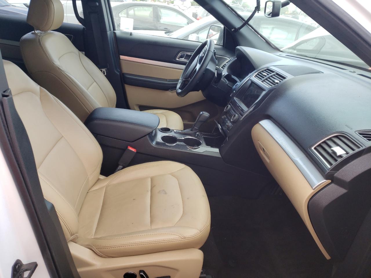 Photo 5 from auction – 2017 FORD EXPLORER X with VIN 1FM5K7D88HGD90899