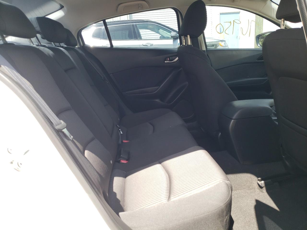Photo 6 from auction – 2014 MAZDA 3 TOURING with VIN JM1BM1V77E1135146