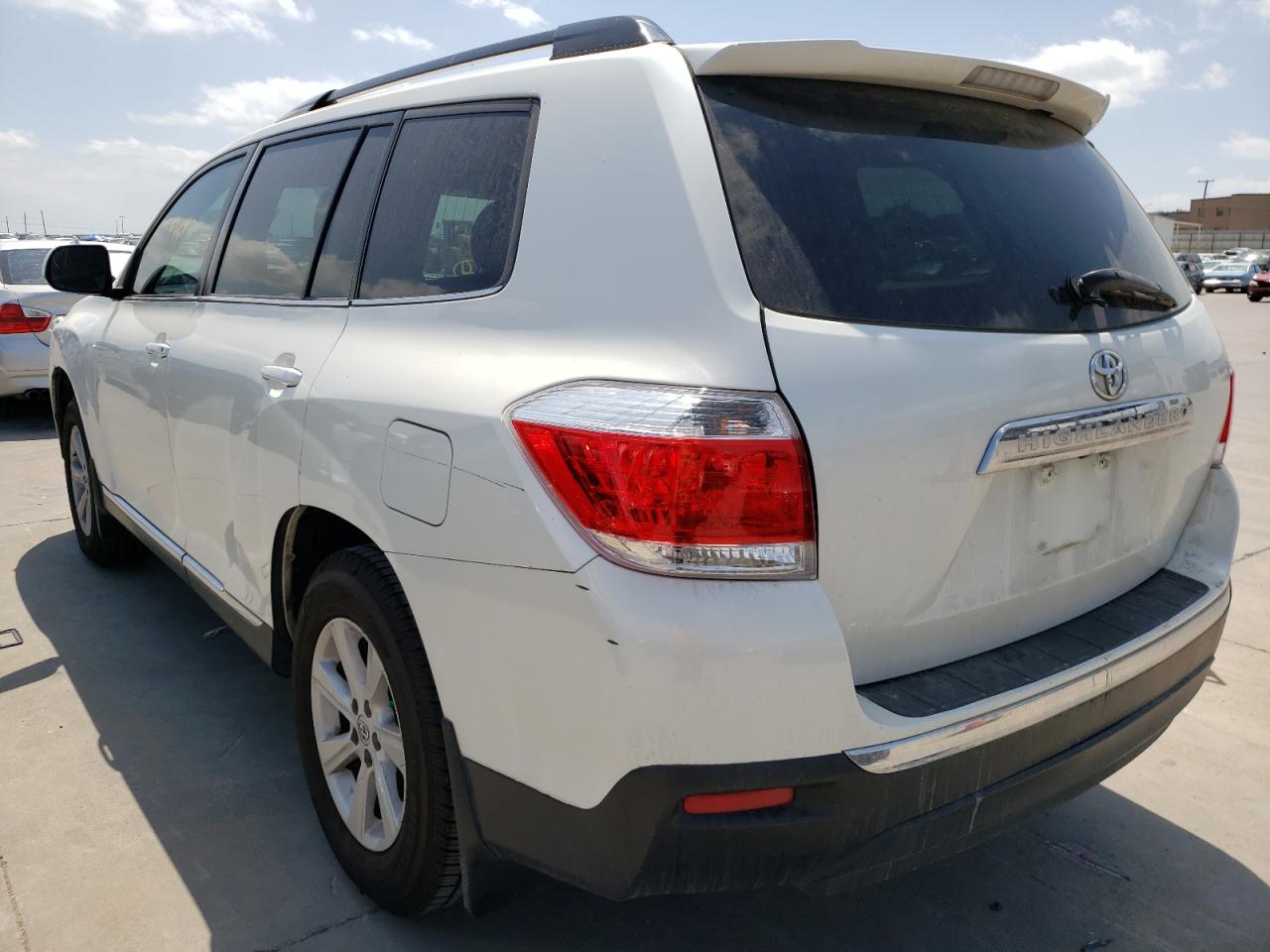 Photo 3 from auction – 2012 TOYOTA HIGHLANDER with VIN 5TDZK3EH3CS051544