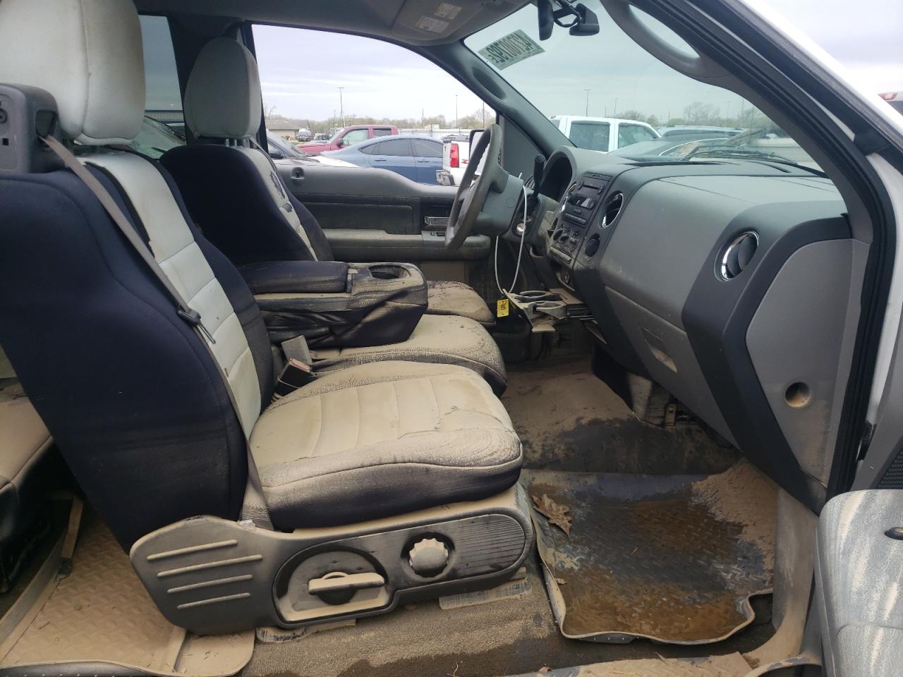 Photo 5 from auction – 2005 FORD F150 with VIN 1FTPX12565FB24982