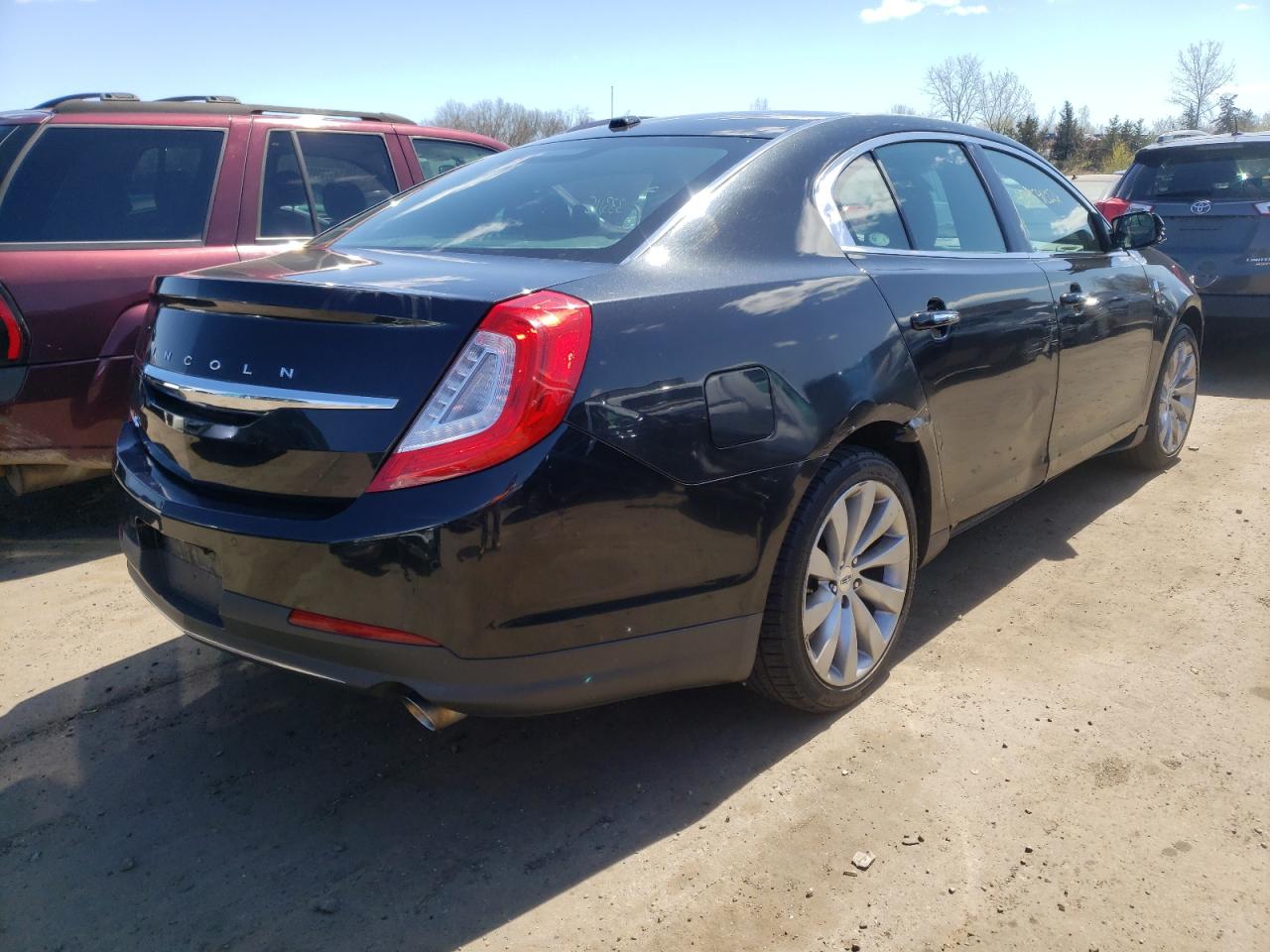 Photo 4 from auction – 2015 LINCOLN MKS with VIN 1LNHL9DK5FG600342