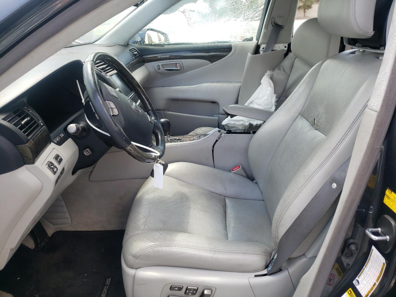 Photo 5 from auction – 2010 LEXUS LS 460L with VIN JTHGL1EF6A5038568