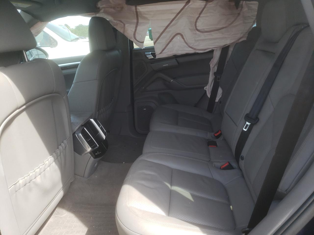 Photo 6 from auction – 2012 PORSCHE CAYENNE with VIN WP1AA2A24CLA12084