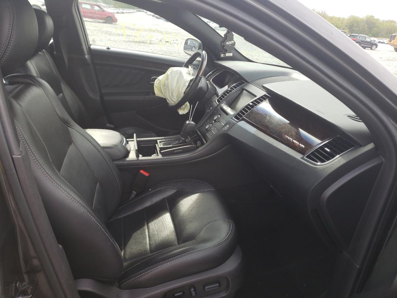 Photo 5 from auction – 2015 FORD TAURUS LIM with VIN 1FAHP2F85FG168665