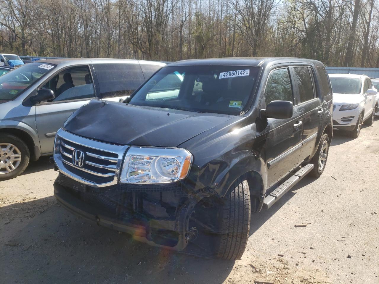 Photo 2 from auction – 2012 HONDA PILOT LX with VIN 5FNYF4H26CB074477