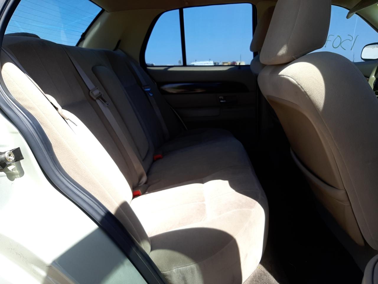 Photo 6 from auction – 2005 MERCURY GRAND MARQ with VIN 2MEFM74W15X668418