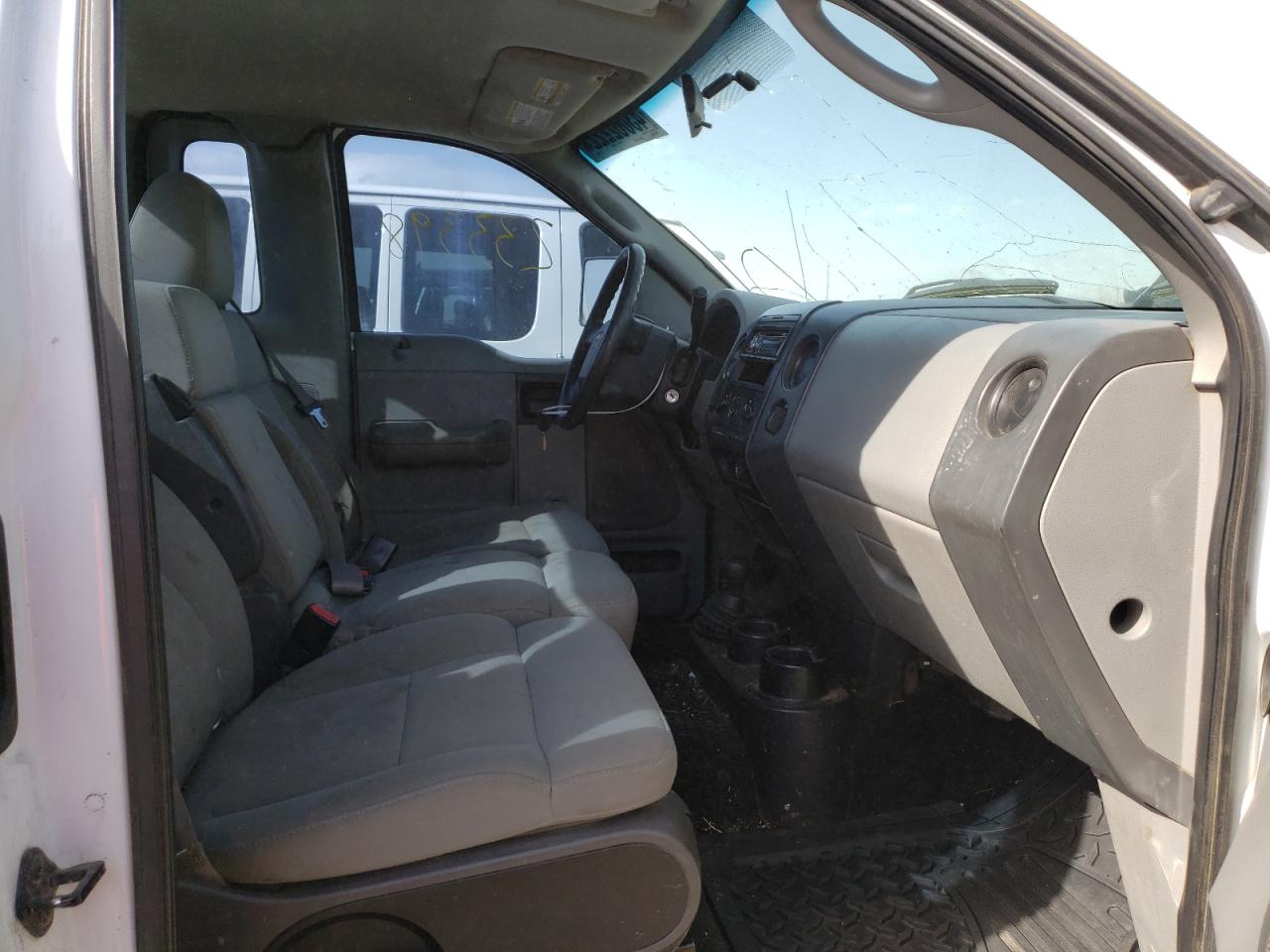 Photo 5 from auction – 2004 FORD F150 with VIN 1FTRF14564NB12621