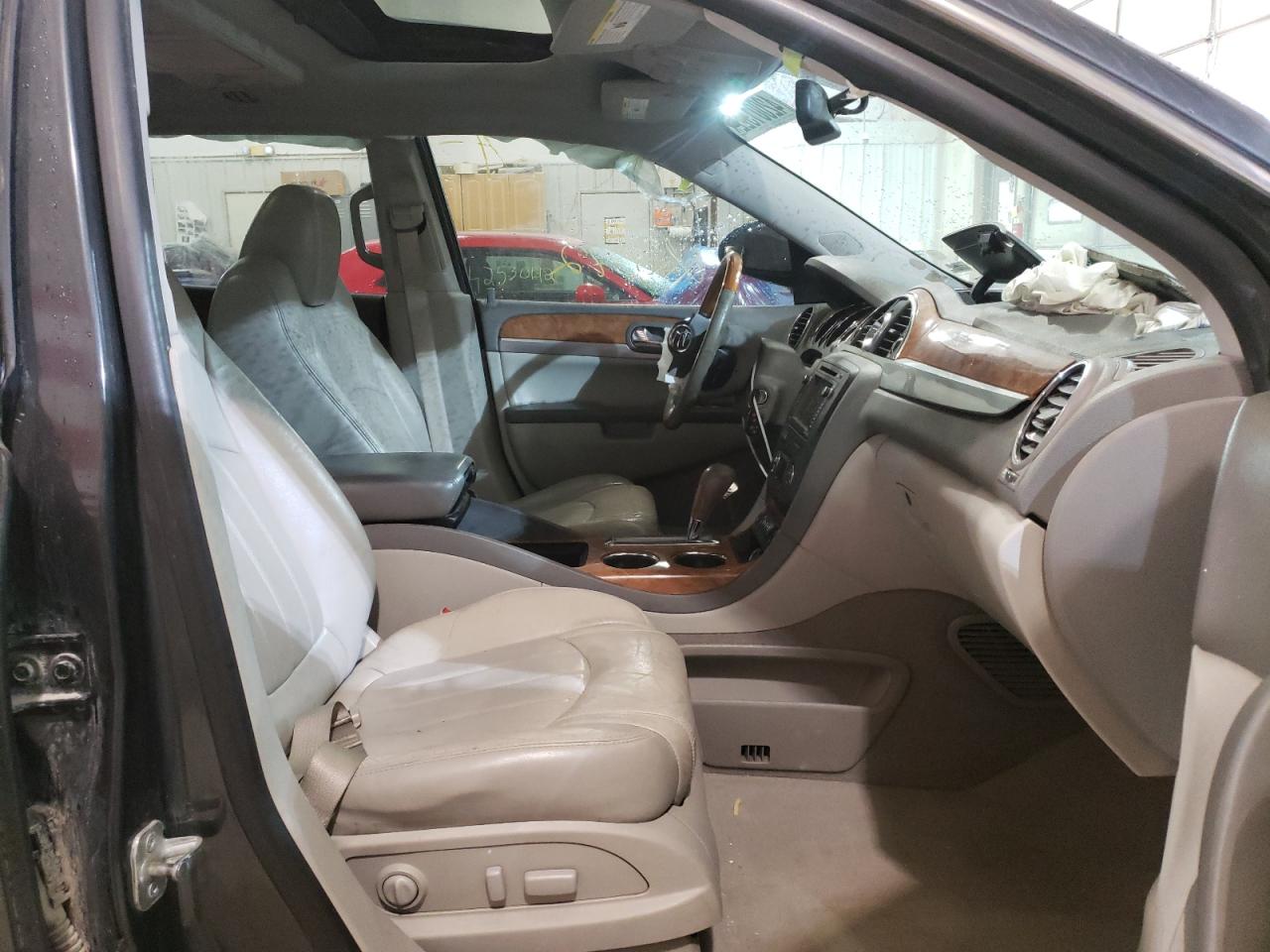 Photo 5 from auction – 2011 BUICK ENCLAVE CX with VIN 5GAKRCED1BJ113336