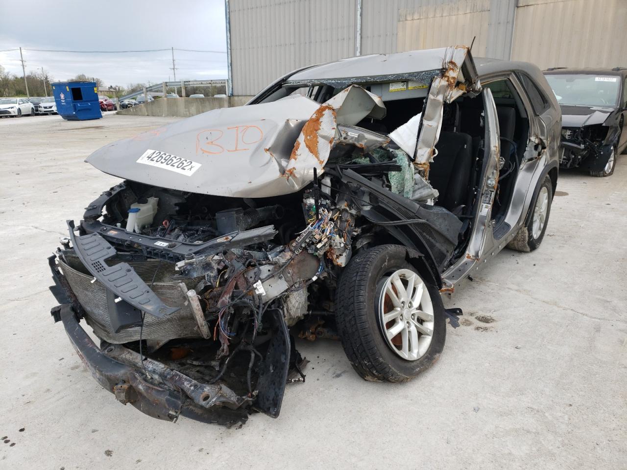 Photo 2 from auction – 2015 KIA SORENTO LX with VIN 5XYKT3A67FG631397
