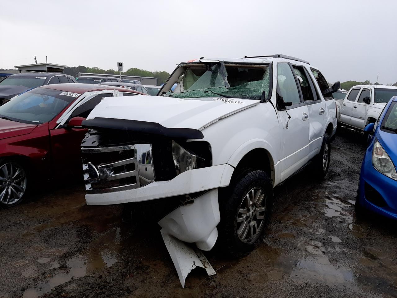 Photo 2 from auction – 2011 FORD EXPEDITION with VIN 1FMJU1J58BEF52405