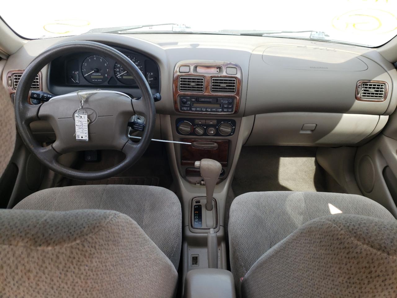 Photo 9 from auction – 2001 TOYOTA COROLLA CE with VIN 2T1BR12E41C481939