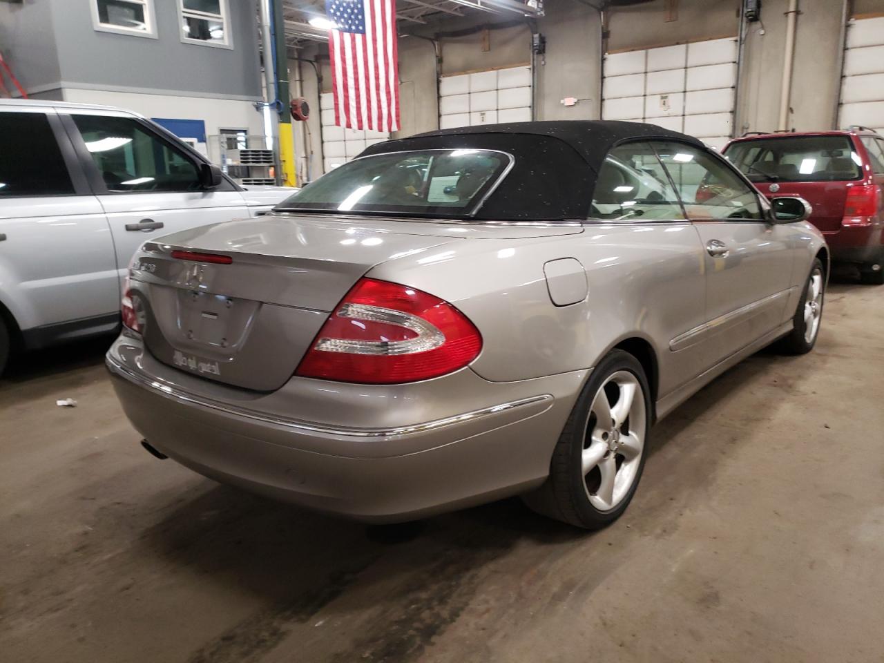 Photo 4 from auction – 2005 MERCEDES-BENZ CLK 320 with VIN WDBTK65J55F142245