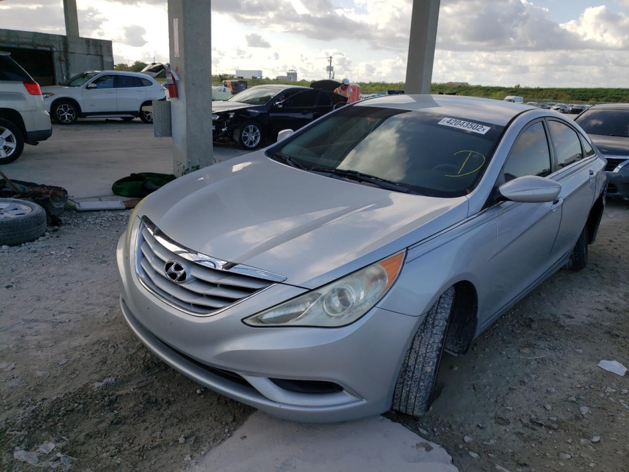 Photo 2 from auction – 2012 HYUNDAI SONATA GLS with VIN 5NPEB4AC4CH329632