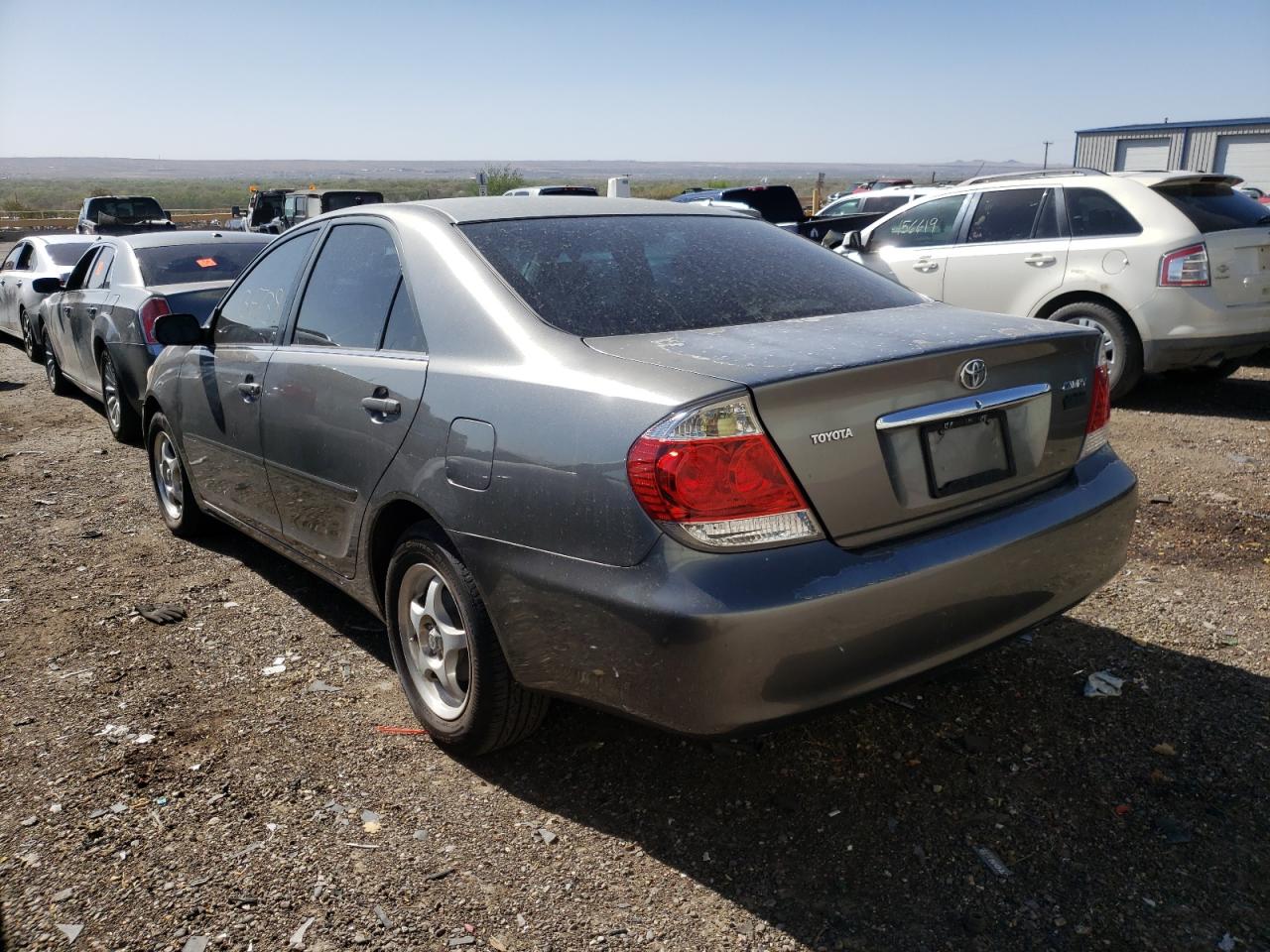 Photo 3 from auction – 2005 TOYOTA CAMRY LE with VIN JTDBE32K950304834