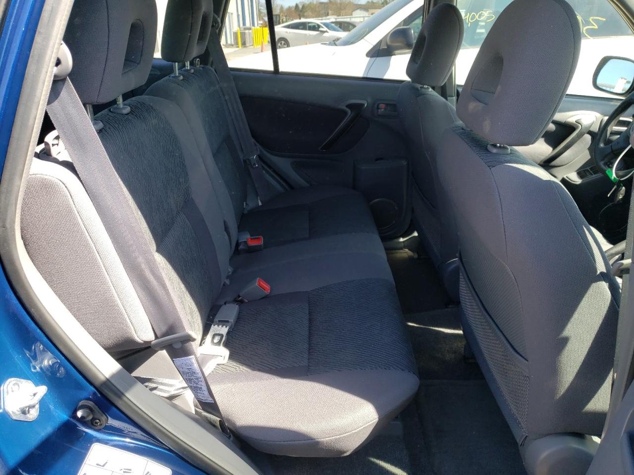 Photo 6 from auction – 2003 TOYOTA RAV4 with VIN JTEHH20V036082439