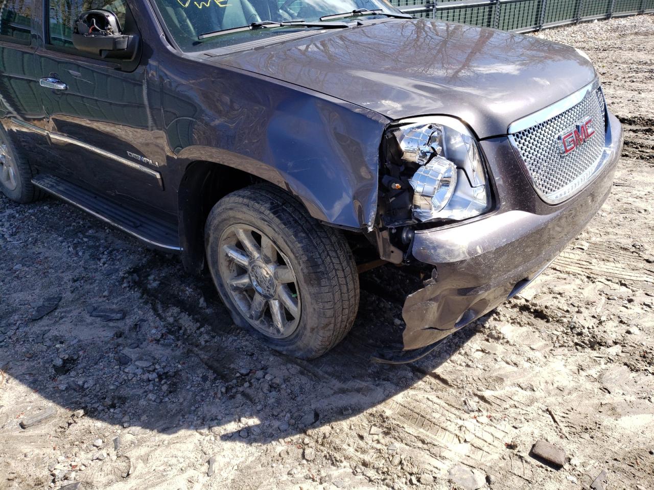 Photo 9 from auction – 2011 GMC YUKON DENA with VIN 1GKS2EEF0BR237667
