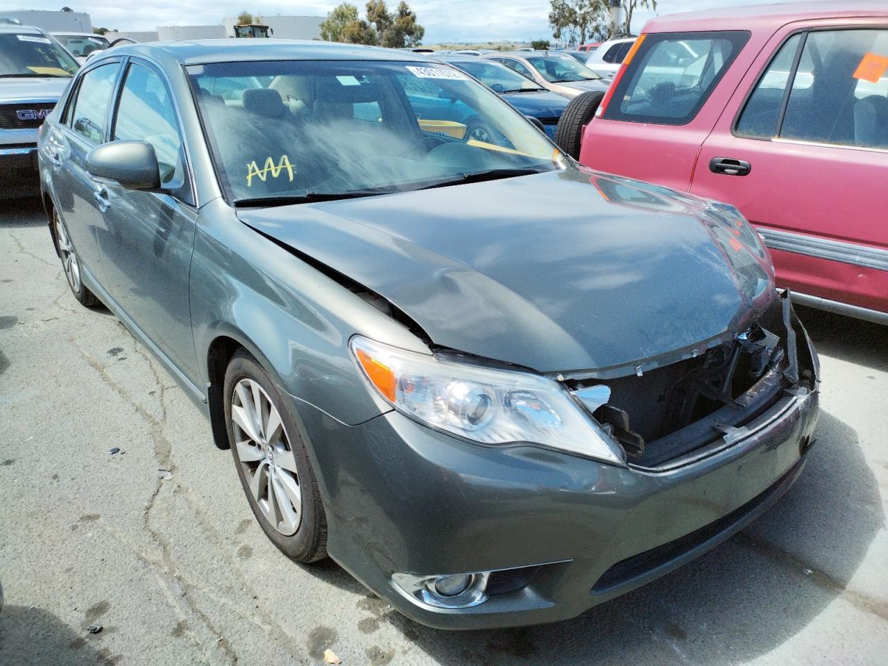 TOYOTA AVALON BAS 2011 with VIN 4T1BK3DB3BU376120 - Photo from auction