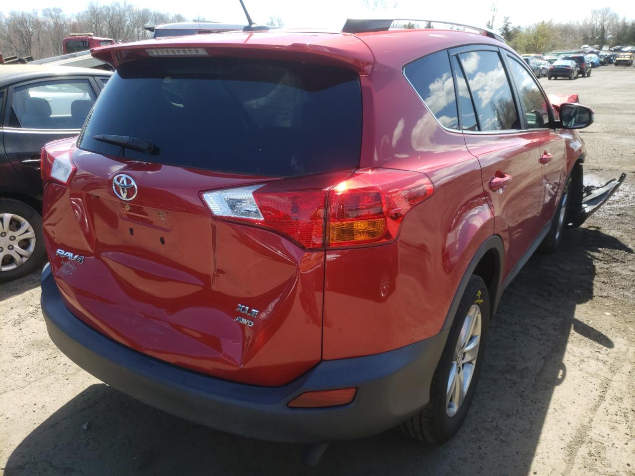 Photo 4 from auction – 2015 TOYOTA RAV4 XLE with VIN 2T3RFREVXFW406483