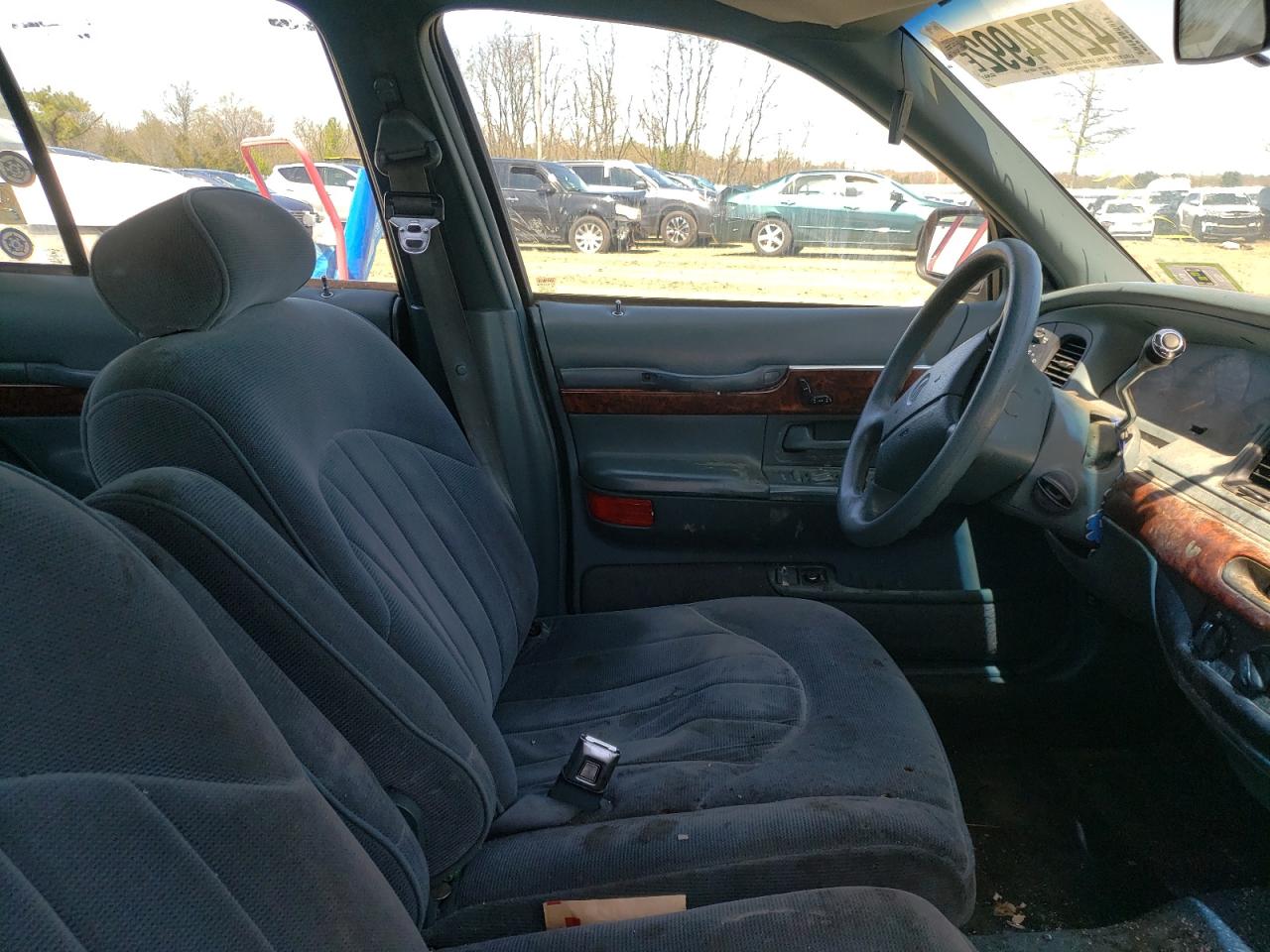Photo 5 from auction – 1997 MERCURY GRAND MARQ with VIN 2MELM74W5VX676069