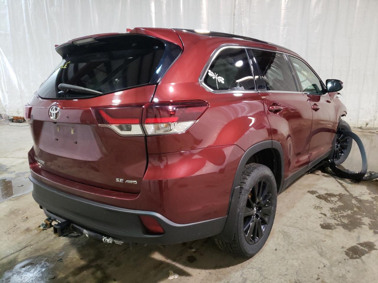 Photo 4 from auction – 2019 TOYOTA HIGHLANDER with VIN 5TDJZRFH3KS574409