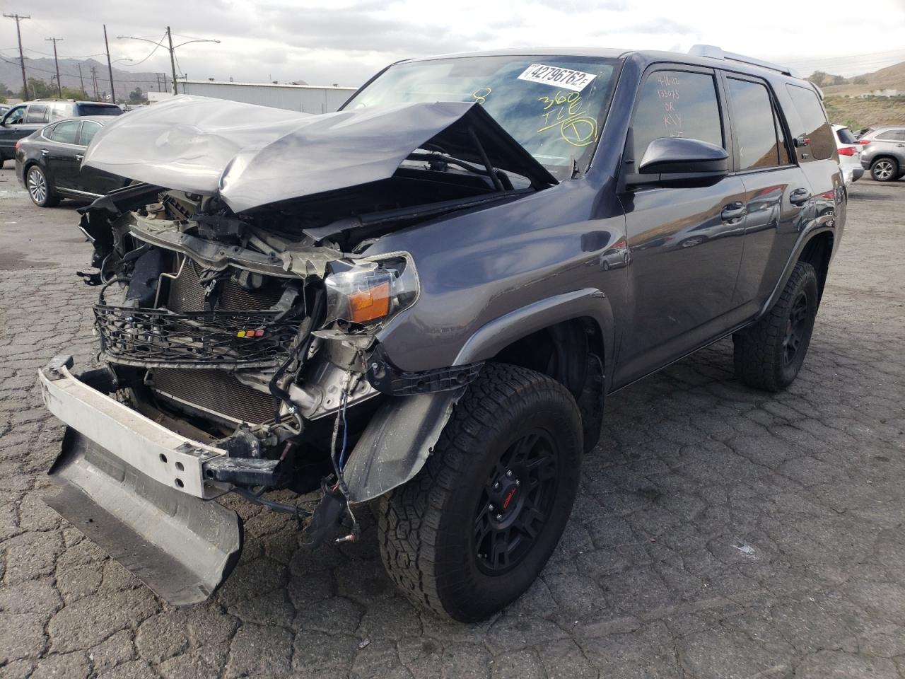Photo 12 from auction – 2014 TOYOTA 4RUNNER SR with VIN JTEBU5JR8E5181524