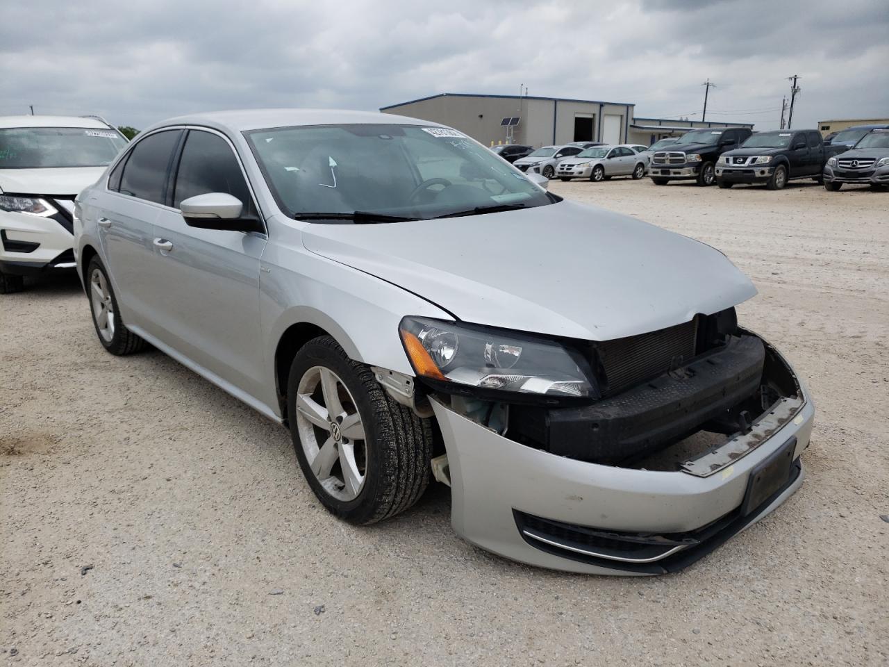 VOLKSWAGEN PASSAT S 2014 with VIN 1VWAT7A30EC038893 - Photo from auction