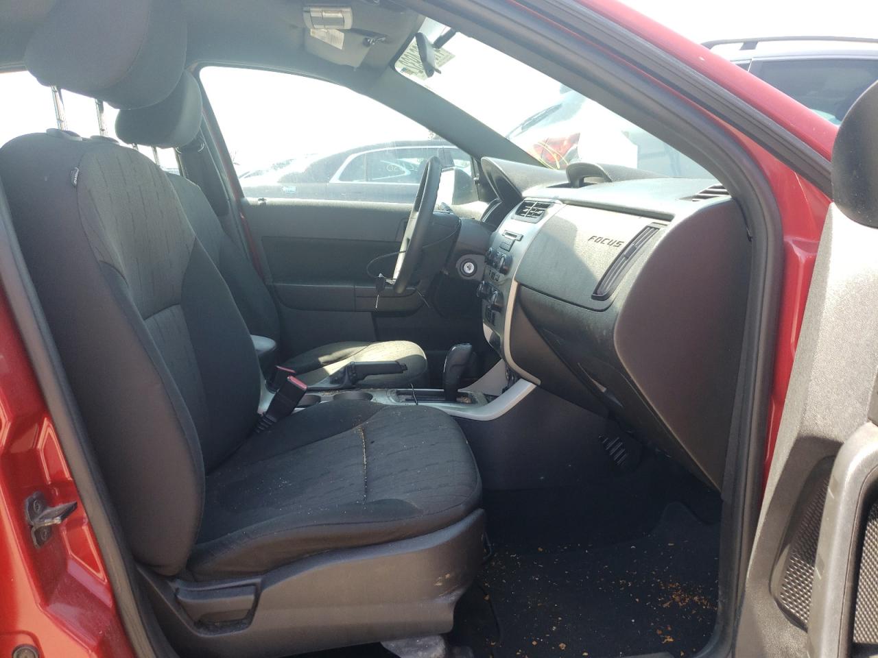 Photo 5 from auction – 2010 FORD FOCUS SE with VIN 1FAHP3FNXAW223623