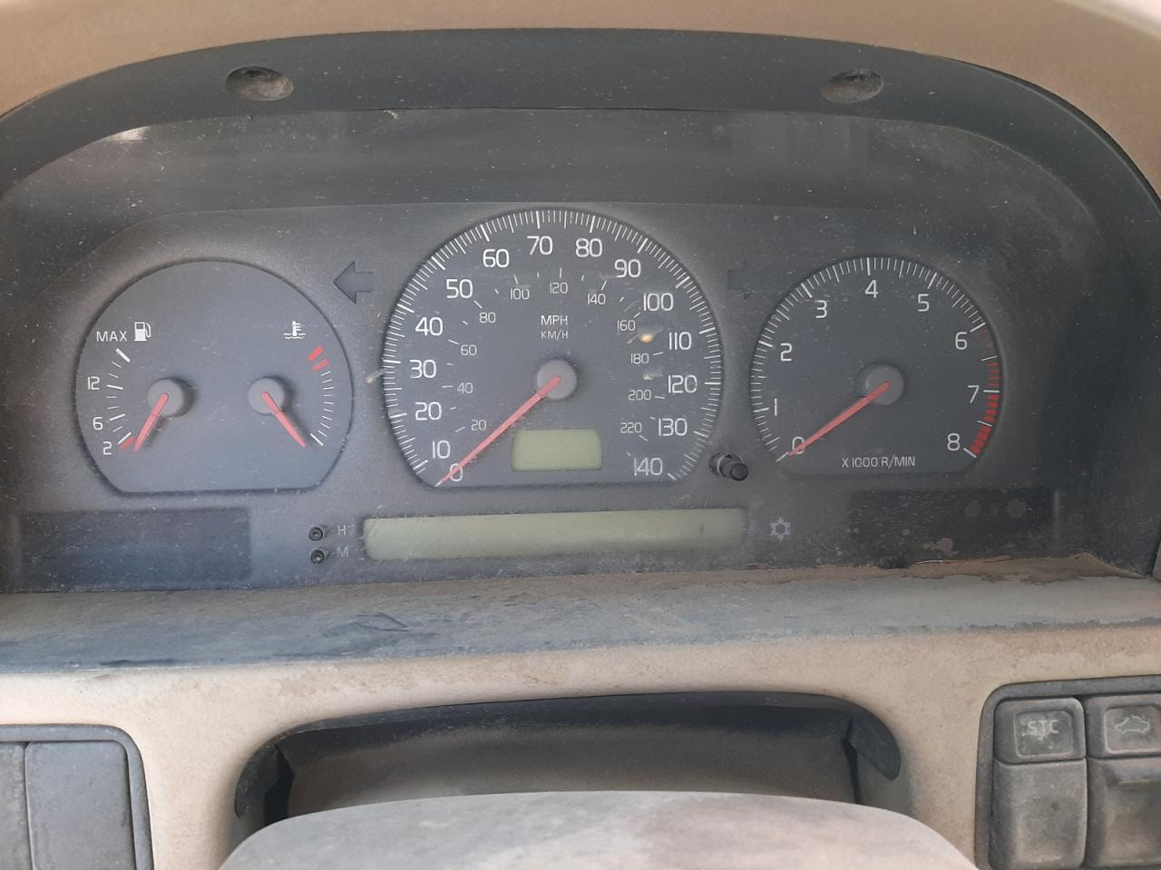 Photo 8 from auction – 2004 VOLVO C70 HPT with VIN YV1NC62D64J048600