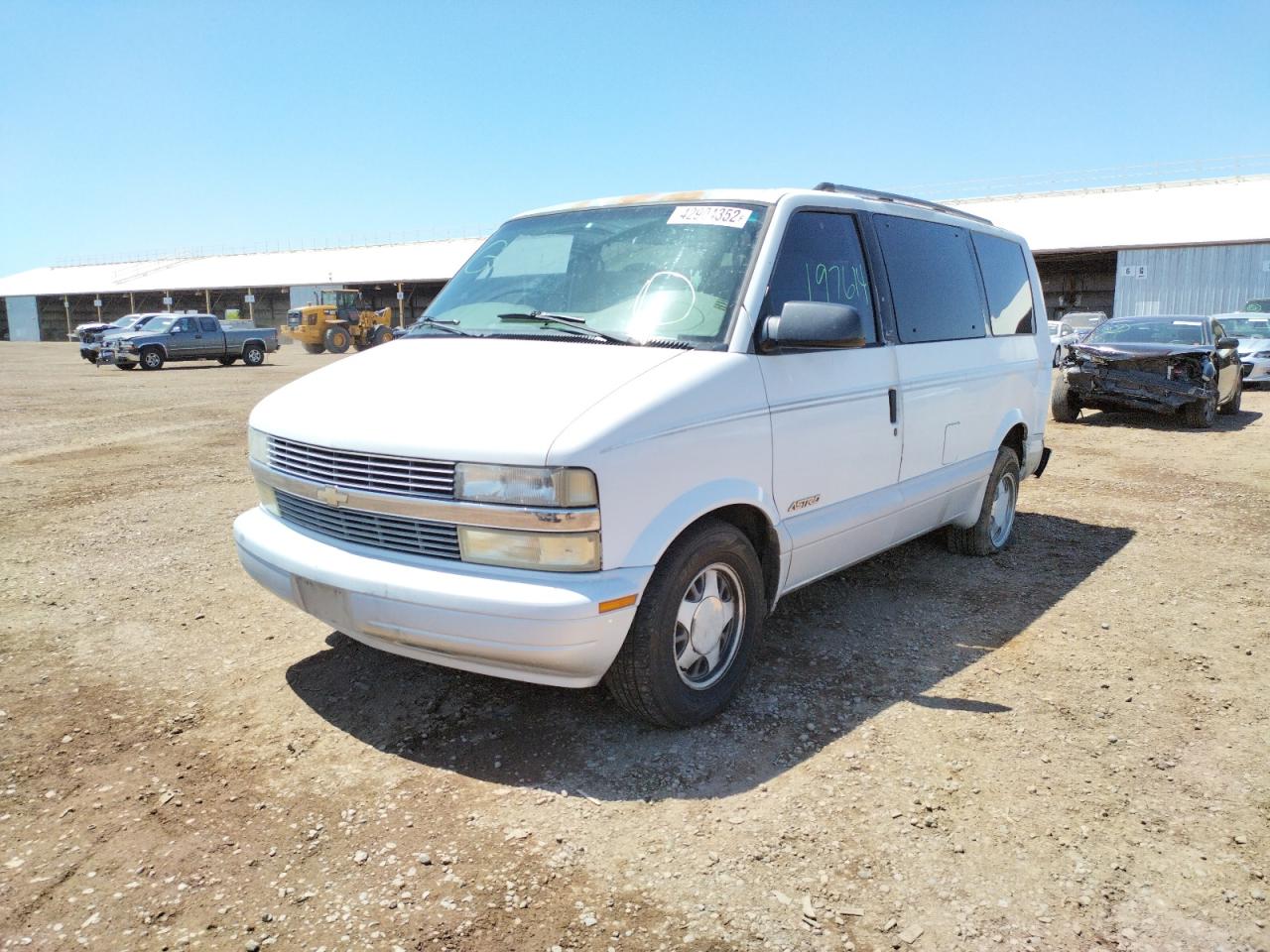 Photo 2 from auction – 1996 CHEVROLET ASTRO with VIN 1GNDM19W2TB108770