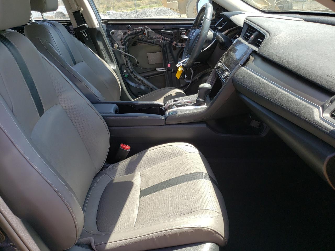 Photo 5 from auction – 2016 HONDA CIVIC EXL with VIN 19XFC1F76GE216190