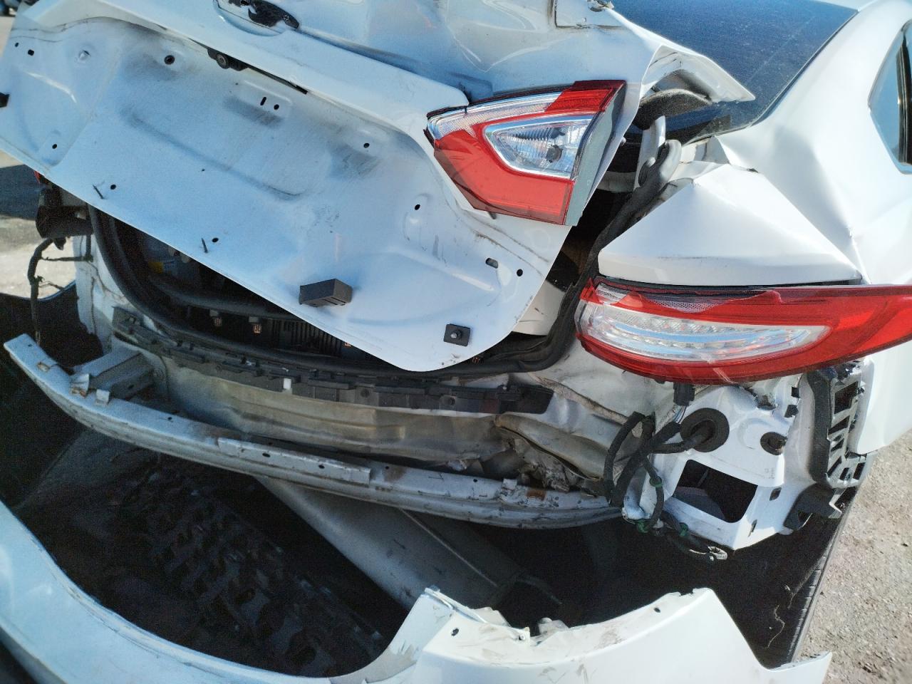 Photo 9 from auction – 2016 FORD FUSION with VIN 3FA6P0H72GR225740
