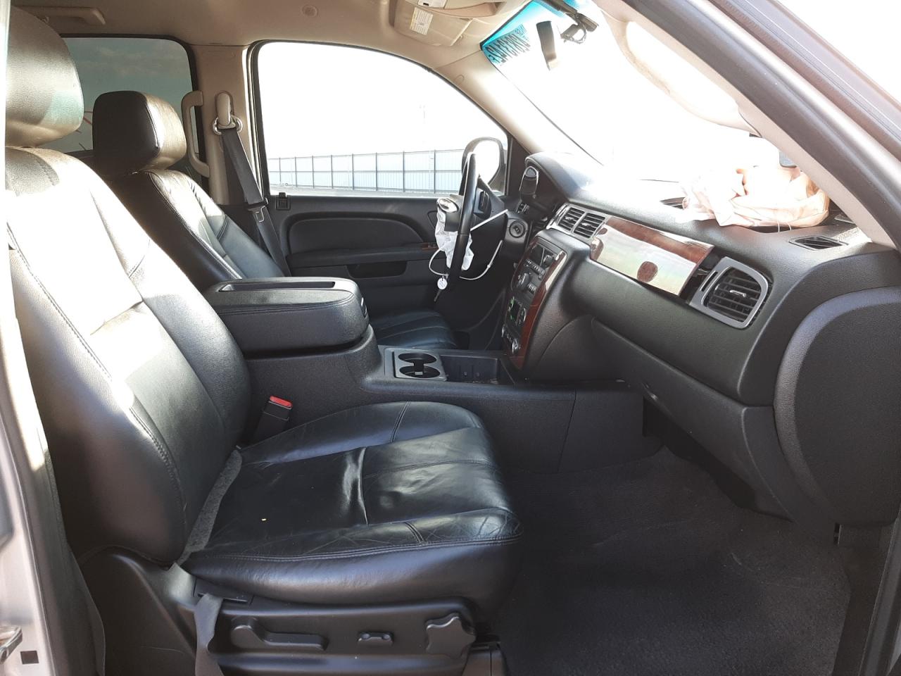 Photo 5 from auction – 2011 CHEVROLET TAHOE C150 with VIN 1GNSCBE03BR136388