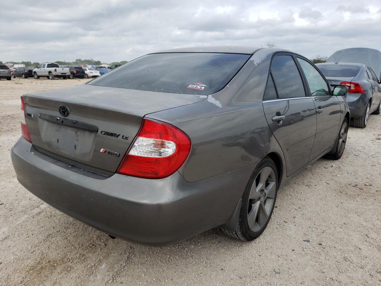 Photo 4 from auction – 2002 TOYOTA CAMRY LE with VIN 4T1BE32K72U582955