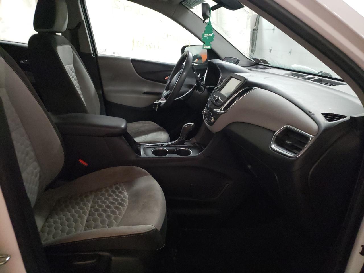 Photo 5 from auction – 2018 CHEVROLET EQUINOX LS with VIN 2GNAXREV8J6166596