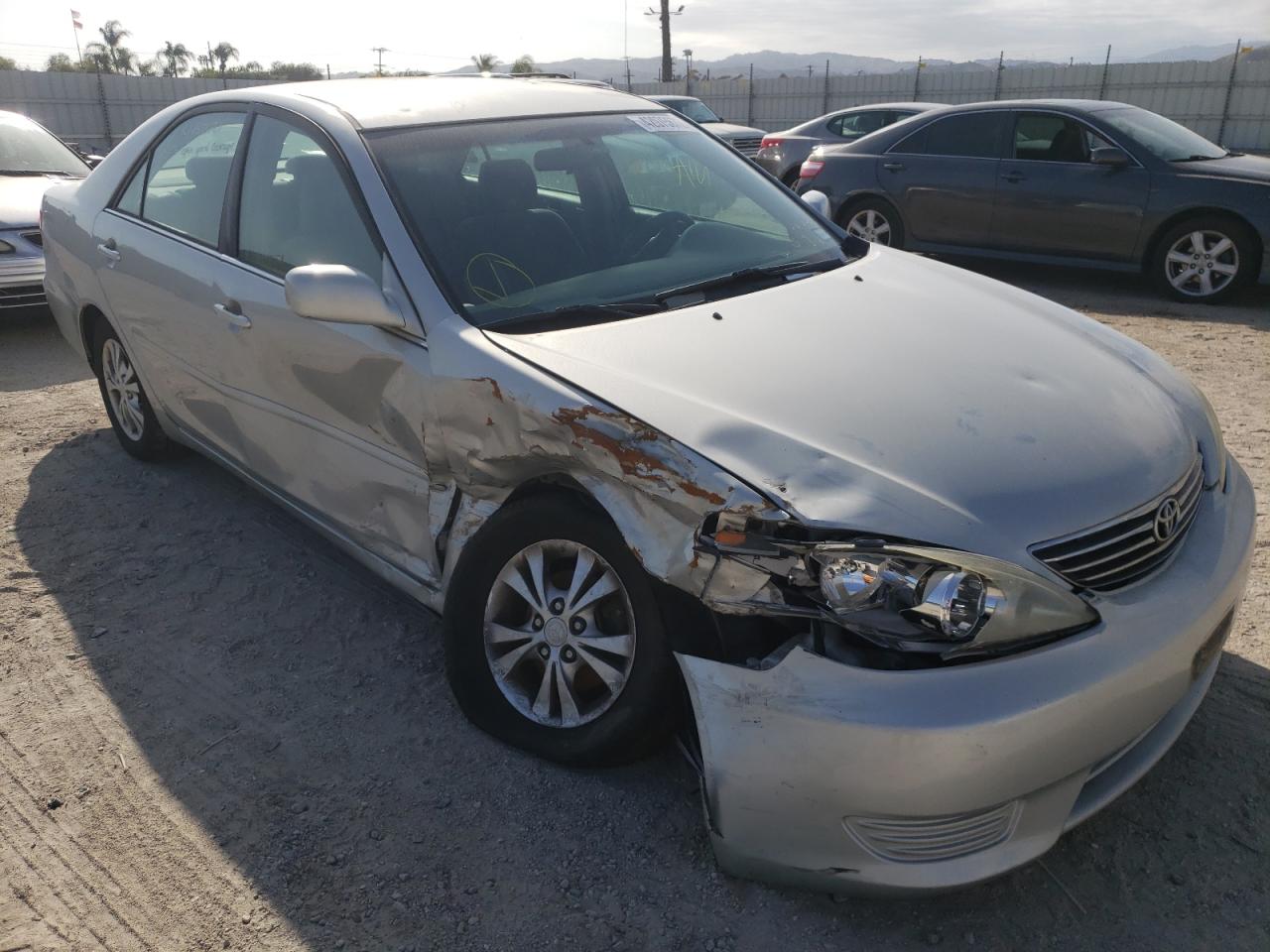Photo 1 from auction – 2005 TOYOTA CAMRY LE with VIN 4T1BF32KX5U096335