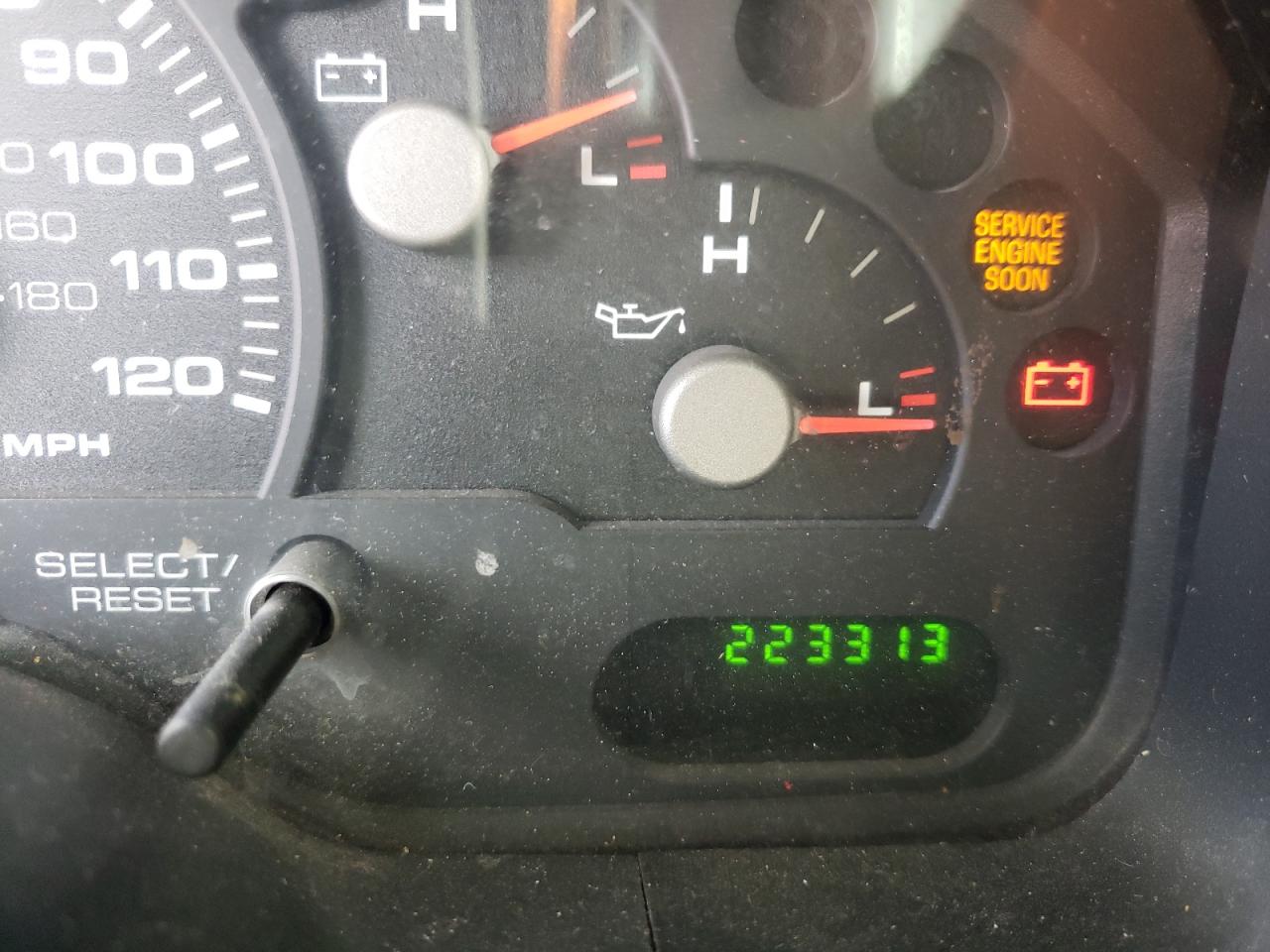 Photo 8 from auction – 2004 FORD EXPLORER X with VIN 1FMZU62K44UC06364