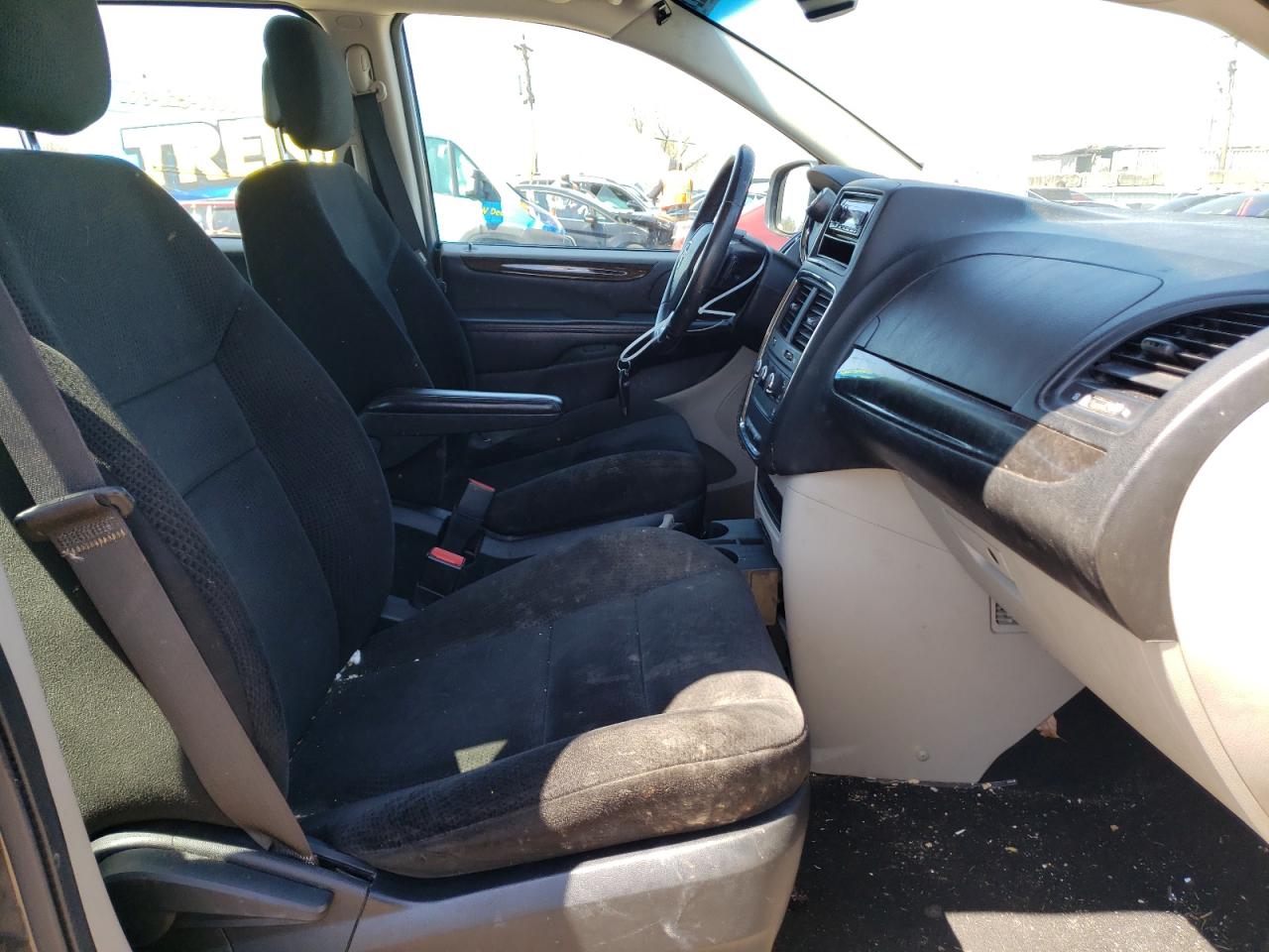 Photo 5 from auction – 2016 DODGE GRAND CARA with VIN 2C4RDGBG9GR330721