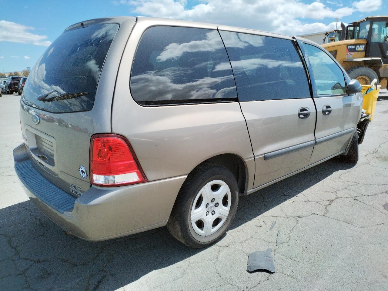 Photo 4 from auction – 2005 FORD FREESTAR S with VIN 2FMZA50655BA60024