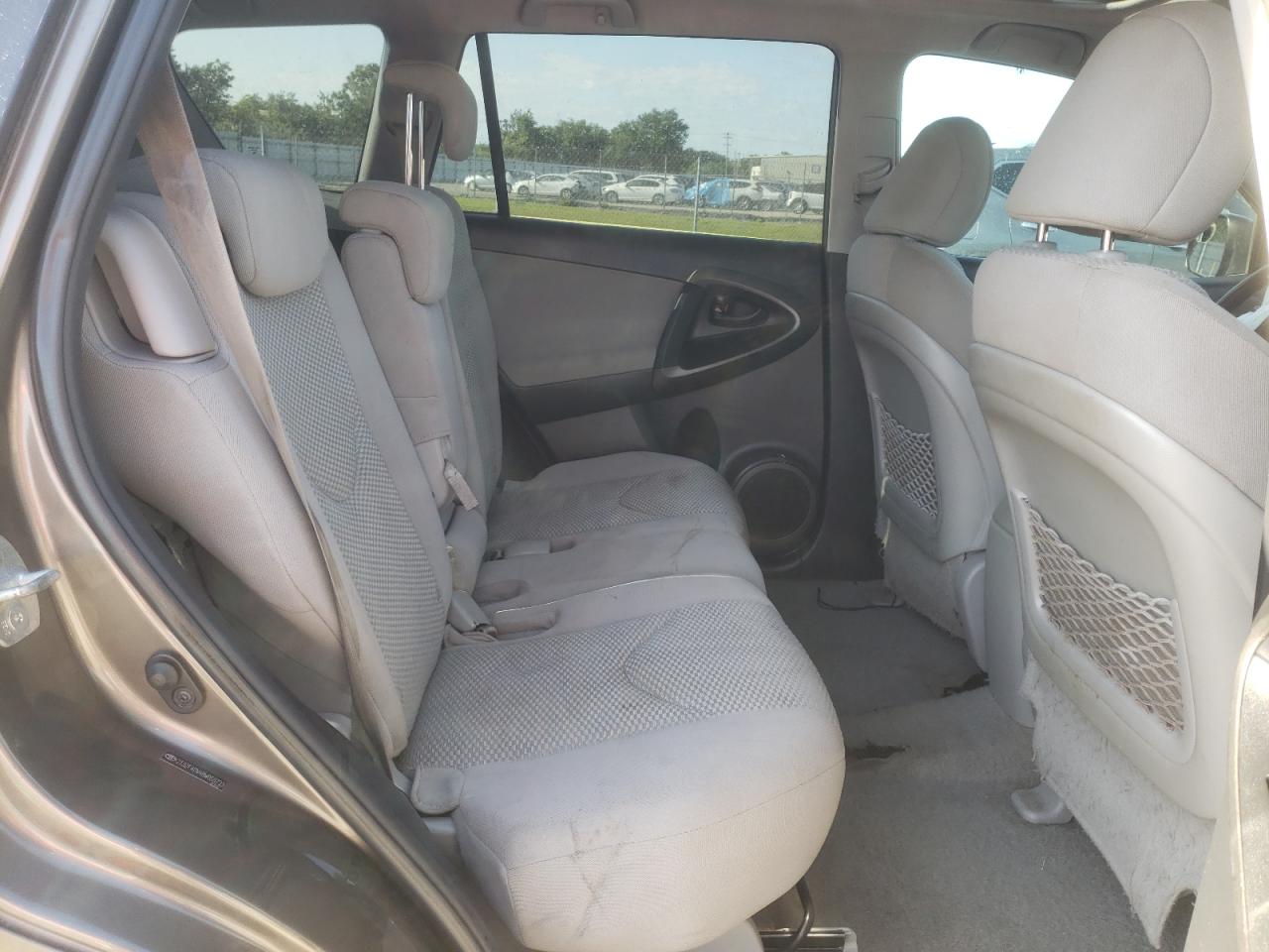 Photo 6 from auction – 2011 TOYOTA RAV4 with VIN 2T3ZF4DV4BW059733