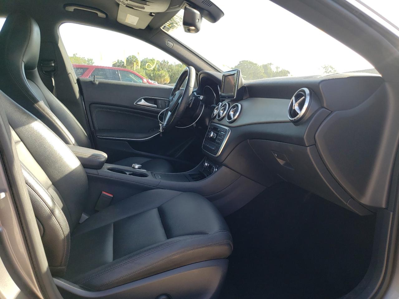 Photo 5 from auction – 2014 MERCEDES-BENZ CLA 250 with VIN WDDSJ4EB7EN156768
