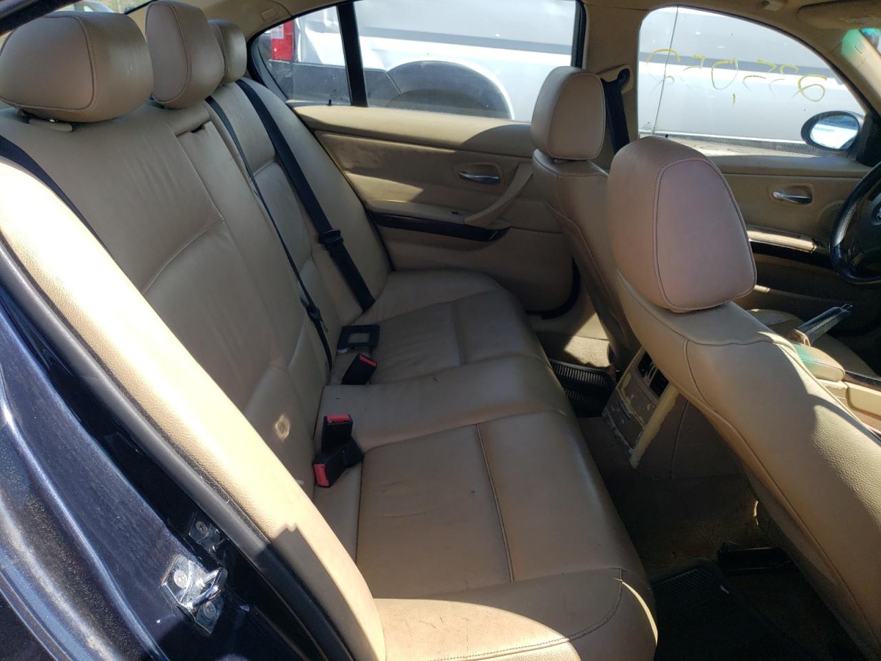 Photo 6 from auction – 2006 BMW 325 I with VIN WBAVB13526KR66907