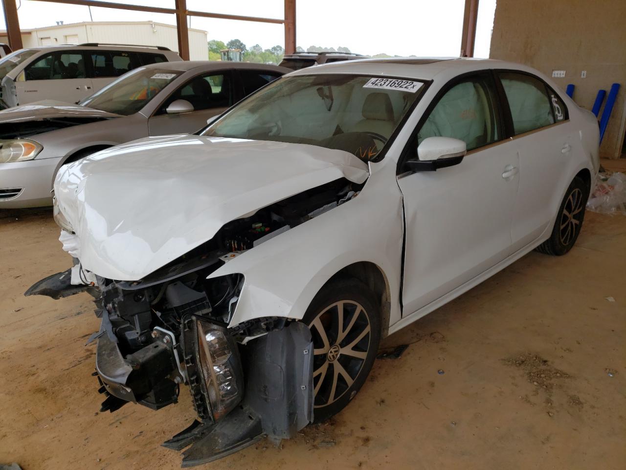 Photo 2 from auction – 2017 VOLKSWAGEN JETTA SE with VIN 3VWDB7AJ7HM389091