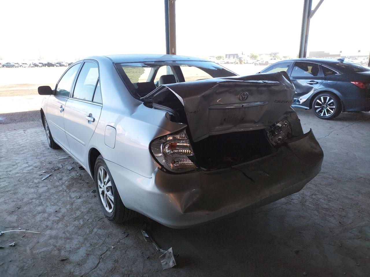Photo 3 from auction – 2004 TOYOTA CAMRY LE with VIN 4T1BF32K14U070530