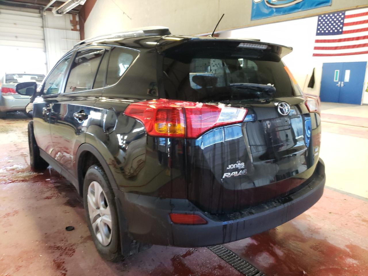 Photo 3 from auction – 2015 TOYOTA RAV4 LE with VIN 2T3BFREV7FW392771