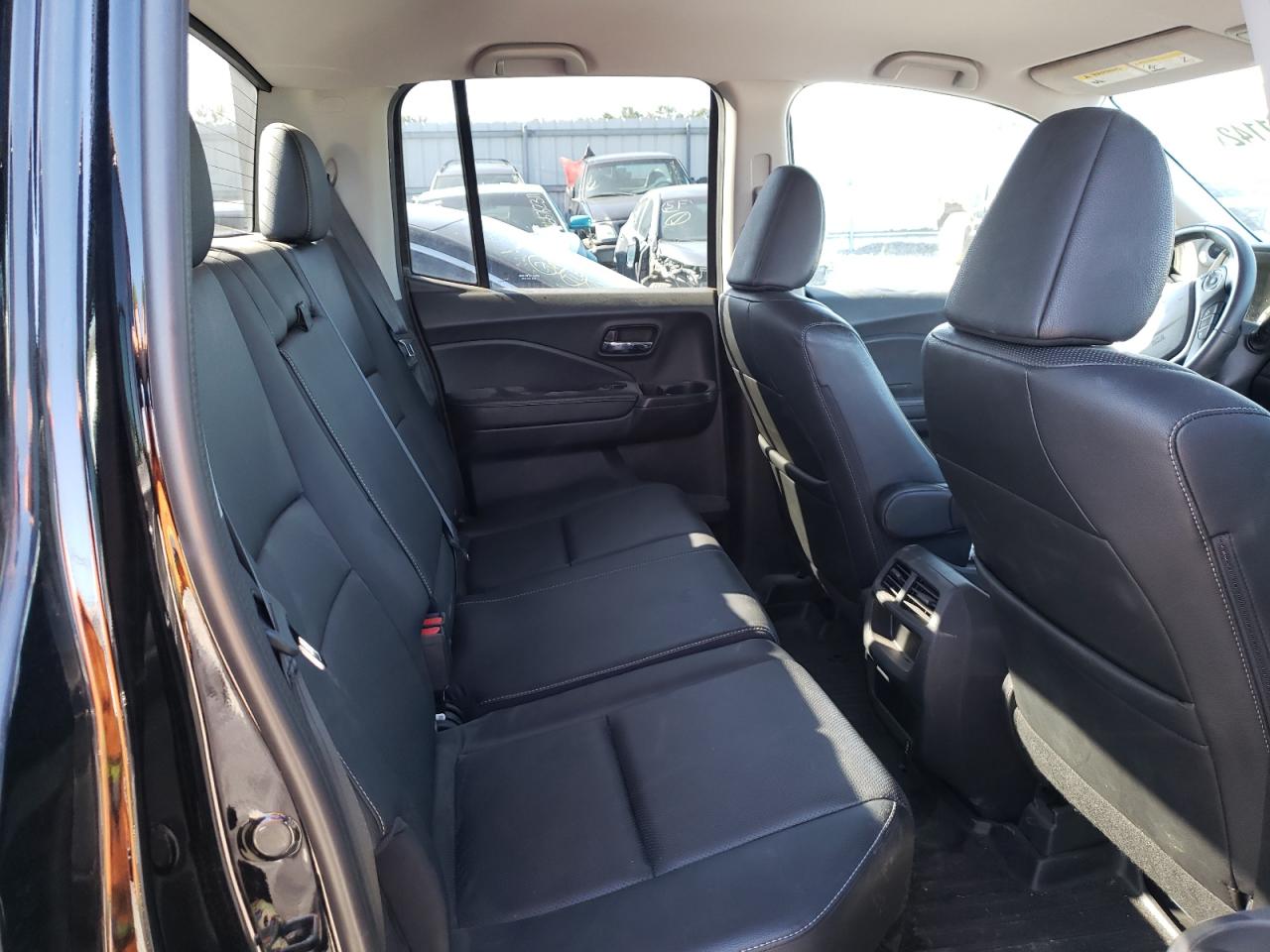 Photo 6 from auction – 2017 HONDA RIDGELINE with VIN 5FPYK3F64HB037499