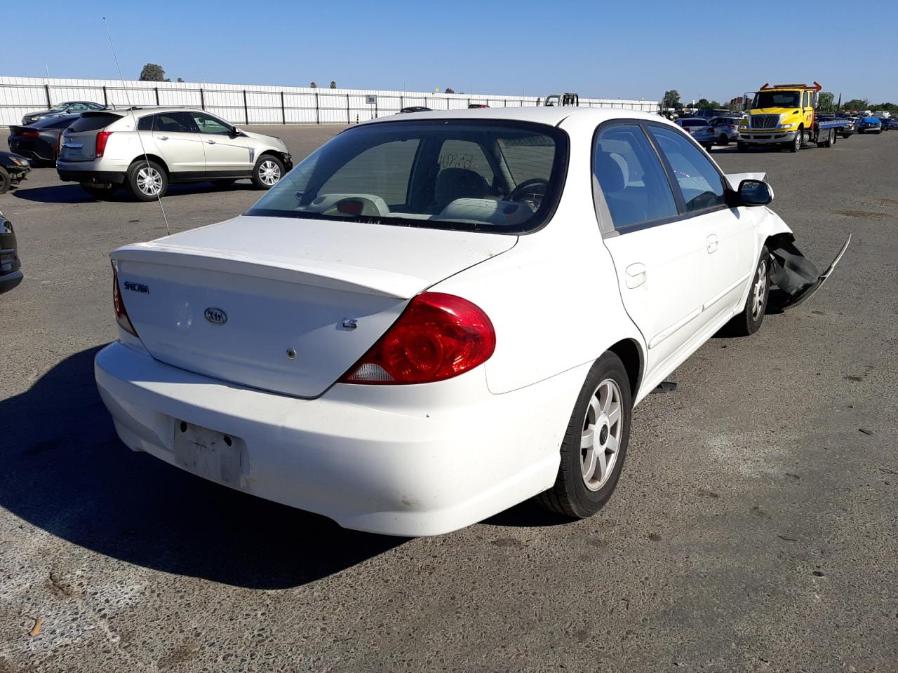 Photo 4 from auction – 2003 KIA SPECTRA BA with VIN KNAFB121X35294432